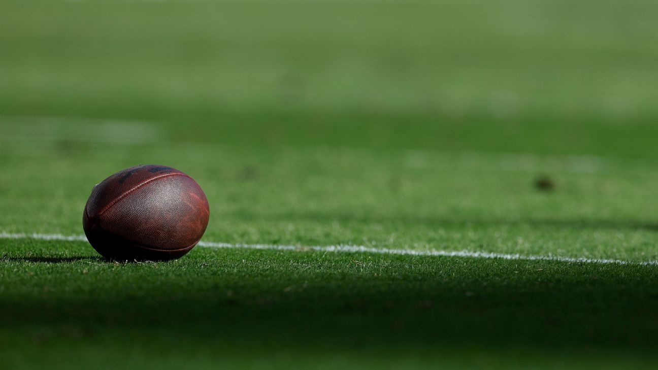 Mantan pemain NFL Luther Davis ditangkap atas penipuan identitas