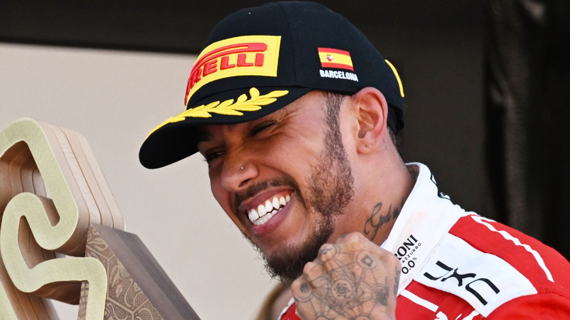 Hamilton Raih Kemenangan Pertama Bersama Ferrari di Barcelona